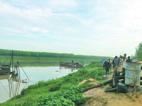 采砂船沉沒事故 河南一采砂船沉沒5人遇難4人已打撈上岸