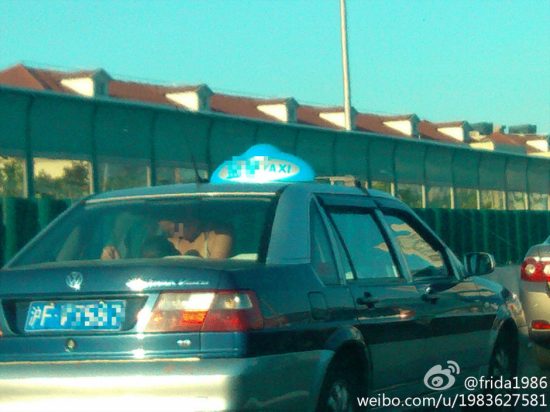 上海街頭出租車內車震全程圖片