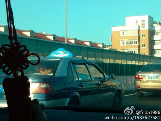 上海街頭出租車內車震全程圖片