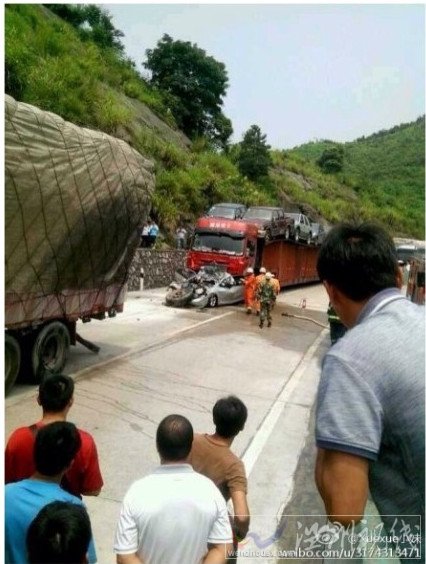 桂林永福發生一起特大車禍