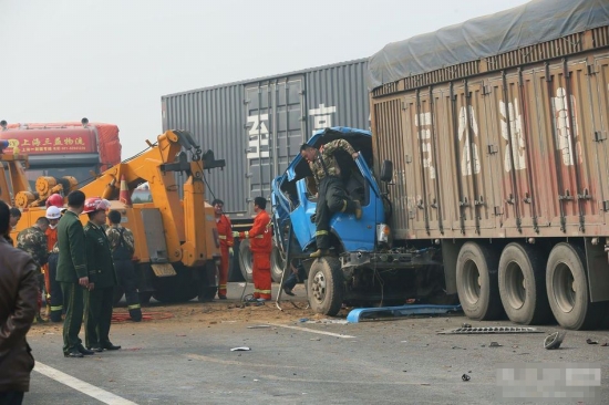 滬陜高速安徽段車禍