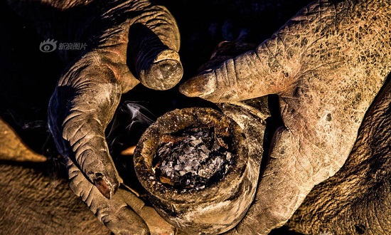 伊朗80歲老人60年不洗澡