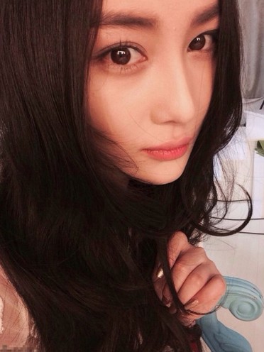 張馨予自爆長發美照現真顏