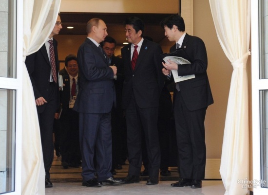 普京牽狗會見安倍