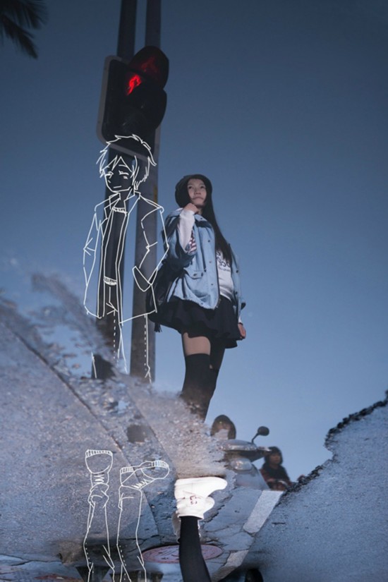 女孩約會(huì)二次元男友創(chuàng)意照片