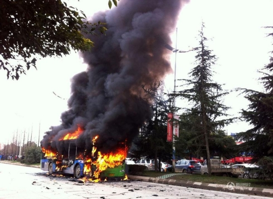 貴陽公交車自燃