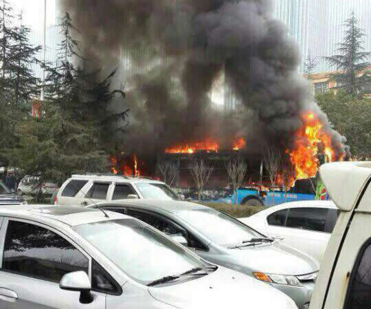 貴陽237路公交車起火