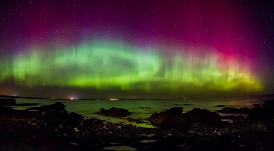 英國上空出現(xiàn)北極光 被波蘭攝影師拍下