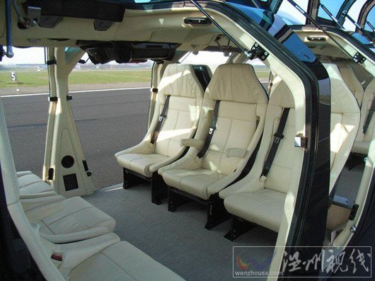 迪拜奢華超跑巴士