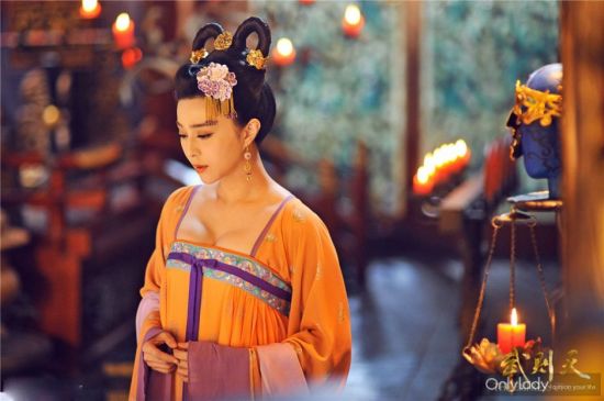 范冰冰《武則天》性感唐裝