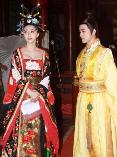 范冰冰《武則天》性感唐裝