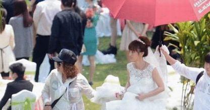 姚笛&ldquo;出軌門&rdquo;后片場演新娘 情緒低落無笑容 