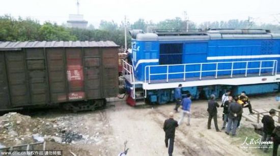 洛陽(yáng)貨車撞火車