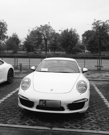 溫州保時捷車隊集體超速 9輛保時捷在七都大橋狂飆