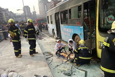 宜賓公交車自燃 2014年5月12日四川宜賓公交車自燃有