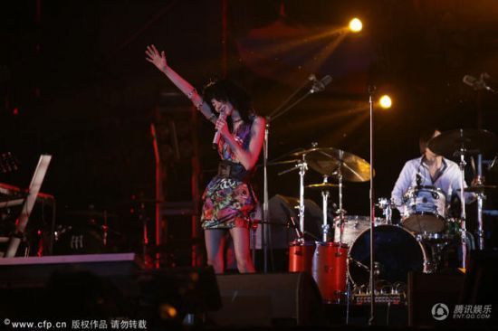 草莓音樂節張曼玉唱搖滾