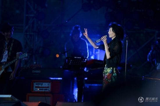 草莓音樂節張曼玉唱搖滾