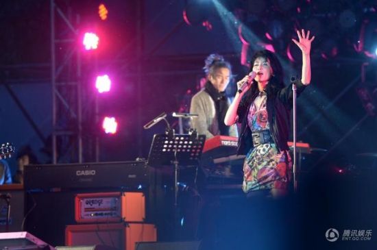 草莓音樂節張曼玉唱搖滾