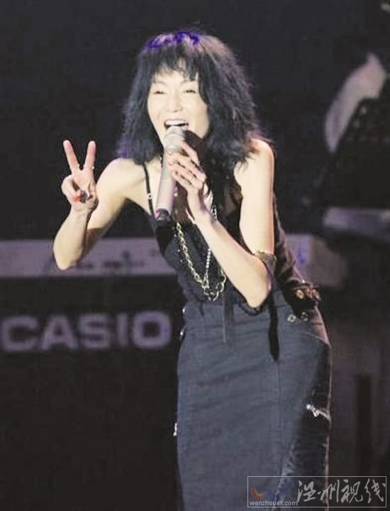 張曼玉唱歌跑調(diào)：2014上海草莓音樂節(jié)張曼玉唱歌圖片