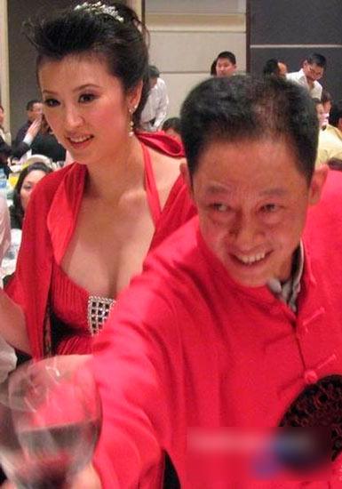王志文老婆陳堅(jiān)紅勤儉持家 專賣名牌跑車身家上千萬