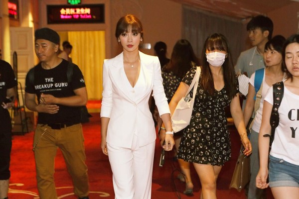 曝柳巖與富商領(lǐng)證 下半年舉行婚禮