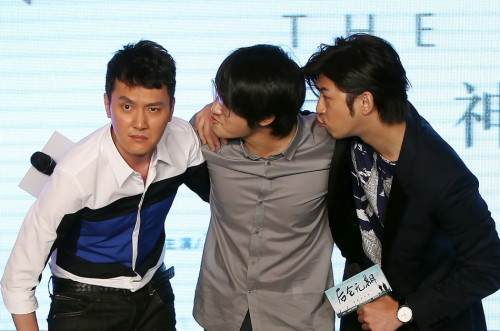 馮紹峰陳柏霖基情接吻