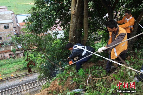 廣西臺風過后街頭一片狼藉