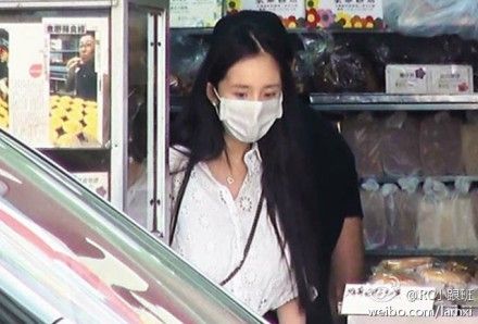 楊冪產后照片 7月22日楊冪產后首次露面