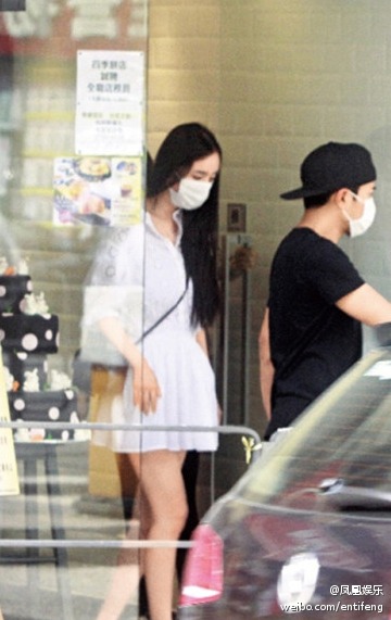 楊冪產后照片 7月22日楊冪產后首次露面