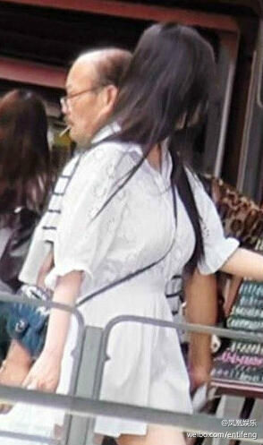 楊冪產后照片 7月22日楊冪產后首次露面