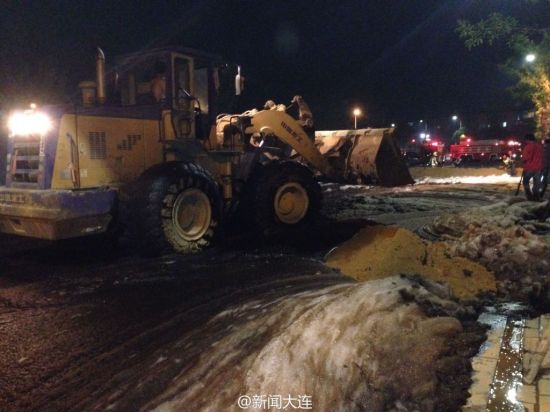 大連輸油管線爆裂火災