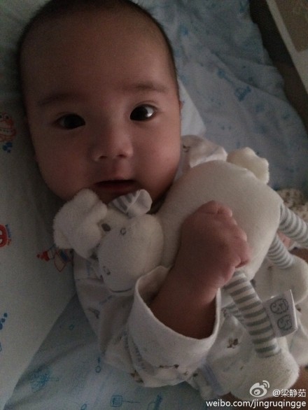 梁靜茹兒子的正面照