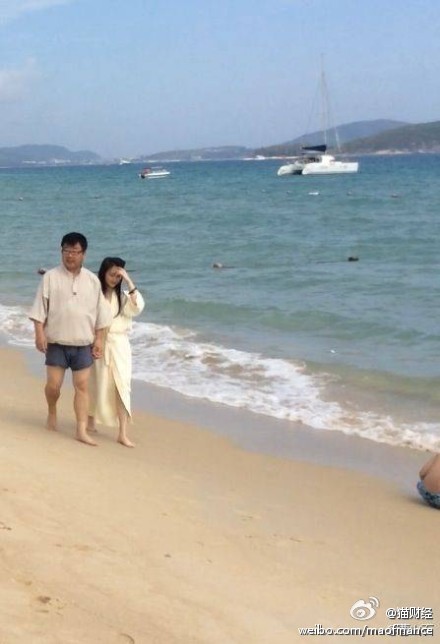 經(jīng)濟(jì)學(xué)家金巖石承認(rèn)出軌