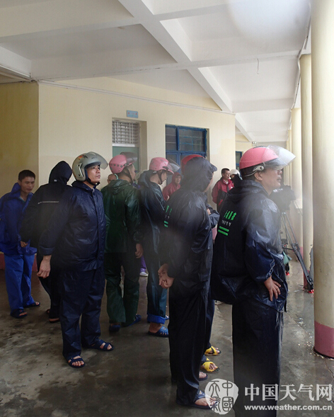 海鷗影響雷州半島 東里中學教職工堅守學校