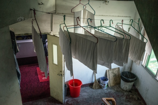 武漢高校旁的開房大廈