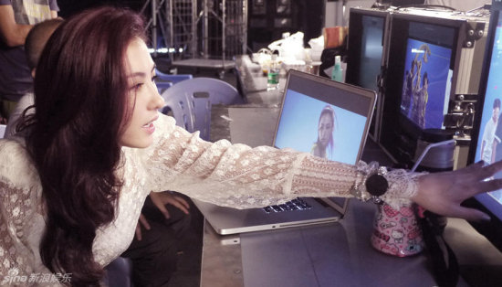 張柏芝拍攝明星到我家