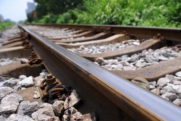 官員被曝開房200多次后臥軌自殺 泄密民警被拘