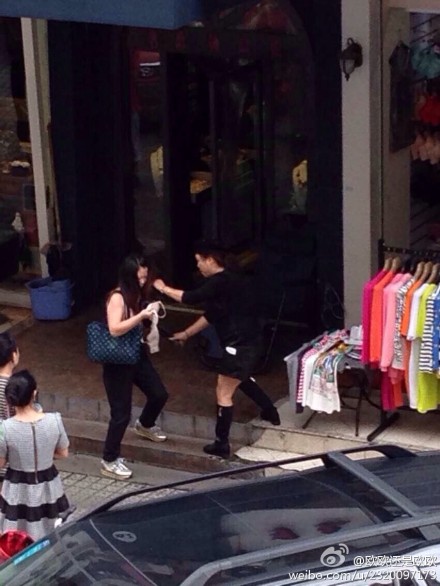 溫州人民路女小偷被扒光衣服