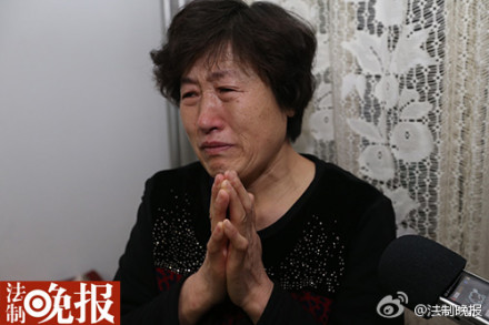 聽完判決后,呼格母親失聲痛哭