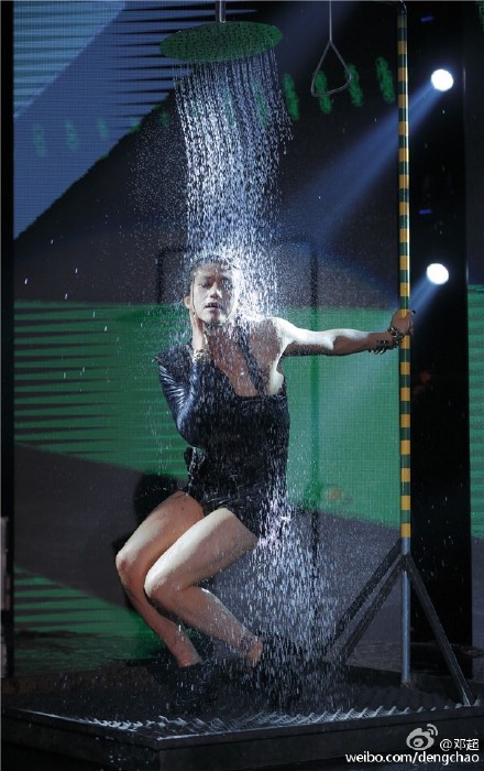 鄧超女裝熱舞照