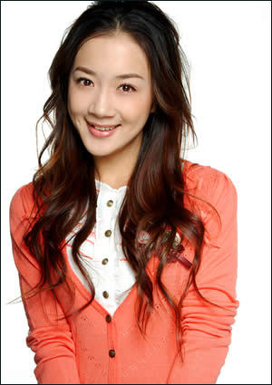 李依曉資料 演員李依曉原名李爍 李依曉老公目前沒