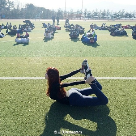 最美體育老師在給學生上課