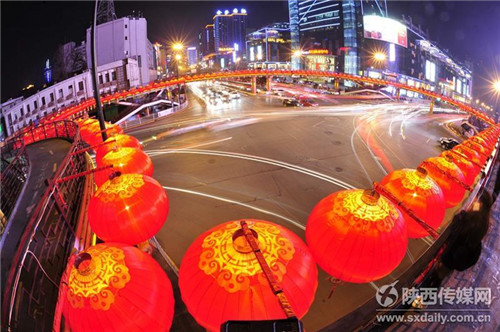 西安燈籠哥走紅網絡