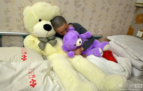 遭官二代毀容少女周巖