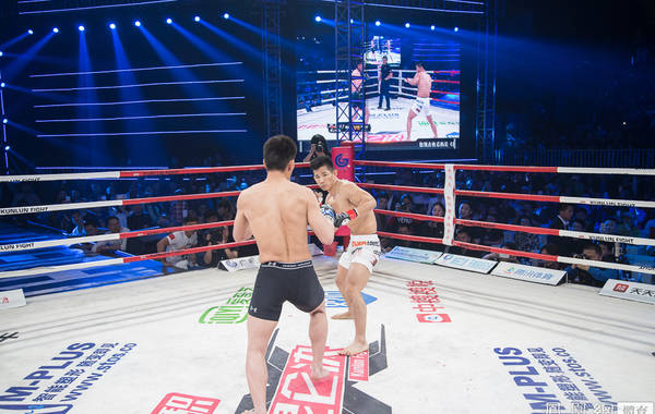 楊建平暴揍日本拳王