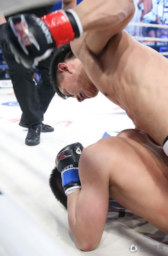 楊建平暴揍日本拳王