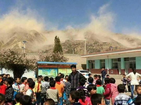 甘肅臨洮縣地震好像地動(dòng)山搖