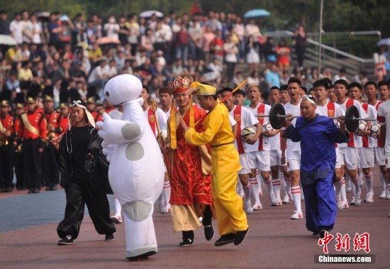 運(yùn)動(dòng)會(huì)開(kāi)幕式玩穿越