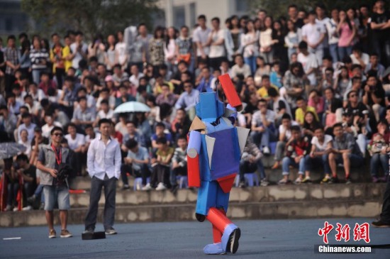 運(yùn)動(dòng)會(huì)開(kāi)幕式玩穿越