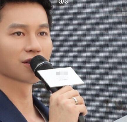 范冰冰李晨被曝已秘密領證 二人戴同款戒指